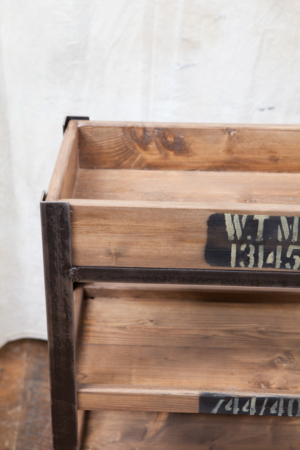 horace bar stool detail